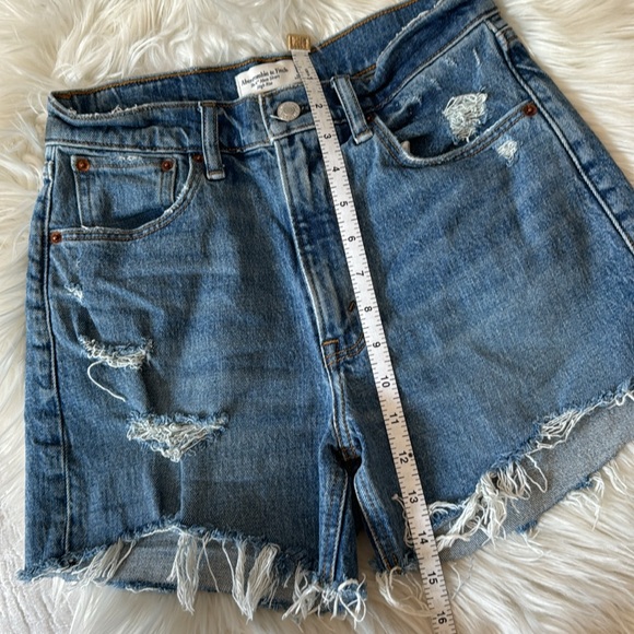A b e r c r o m b i e & F i t c h • High rise 4” denim cutoff short - Picture 7 of 7